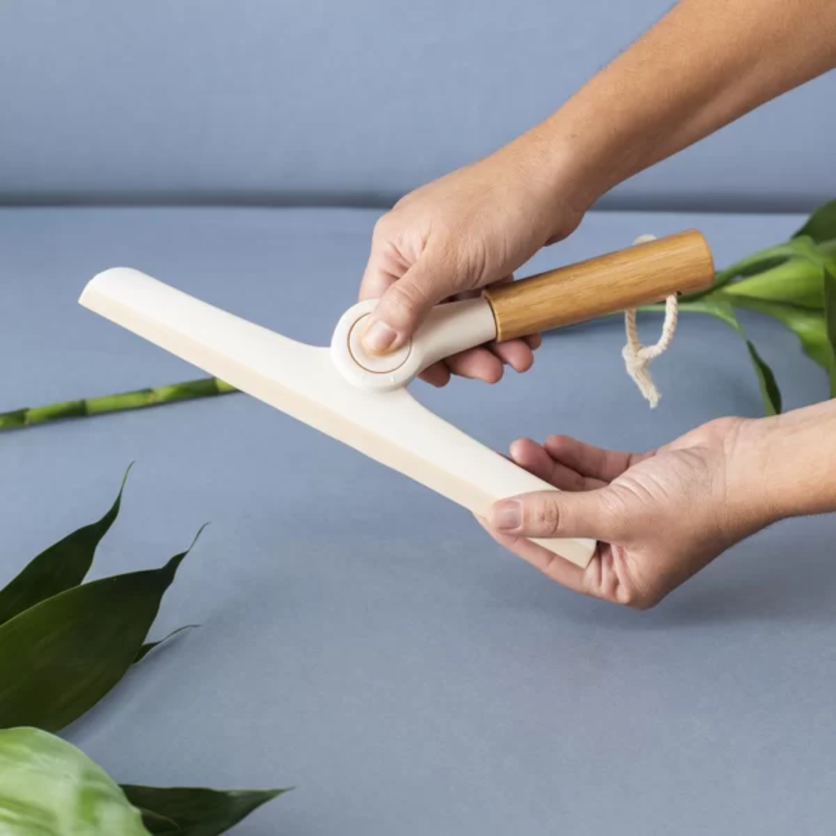 Rodinho De Pia Dobrável Com Cabo Bambu Off White - Oikos - Imagem 4